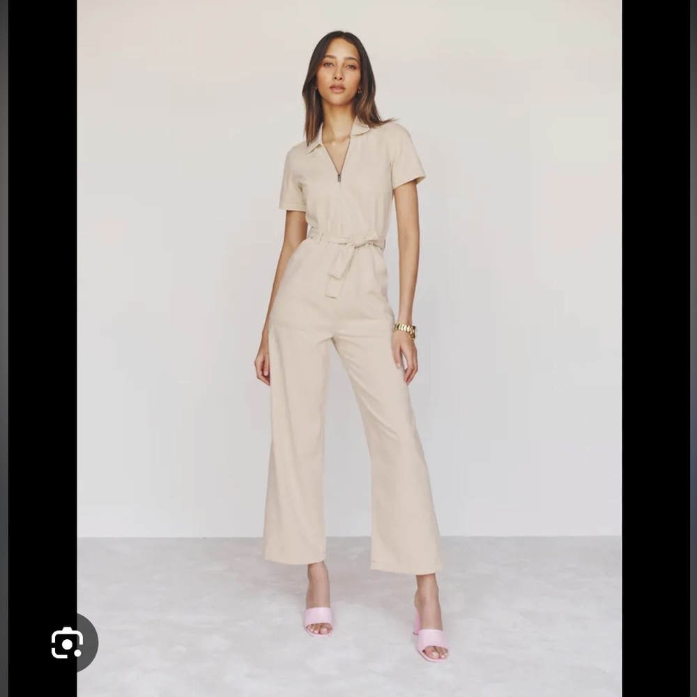 Reformation Cassidy Jumpsuit in Almond Beige denim Size 6 NWOT